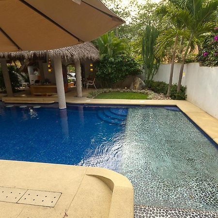 Villas Naomi Zihuatanejo Exterior photo