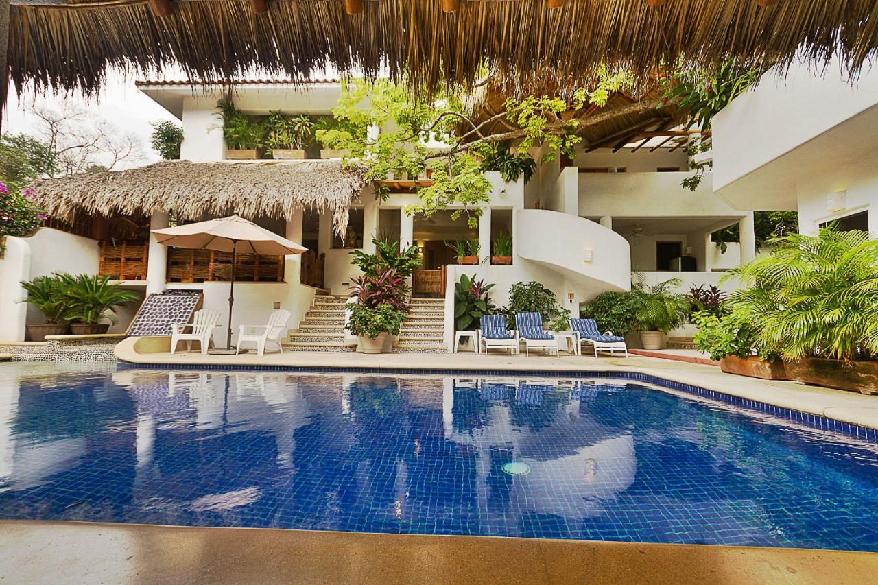 Villas Naomi Zihuatanejo Exterior photo