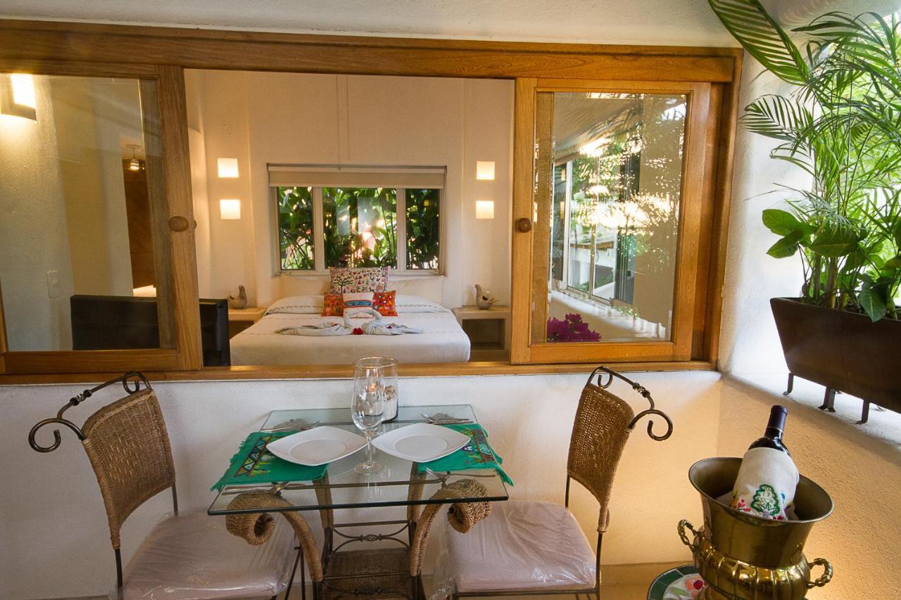 Villas Naomi Zihuatanejo Exterior photo