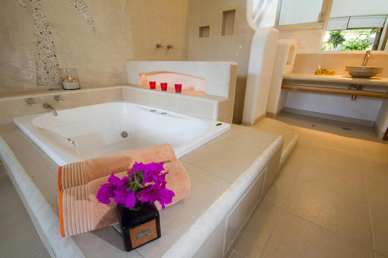 Villas Naomi Zihuatanejo Exterior photo