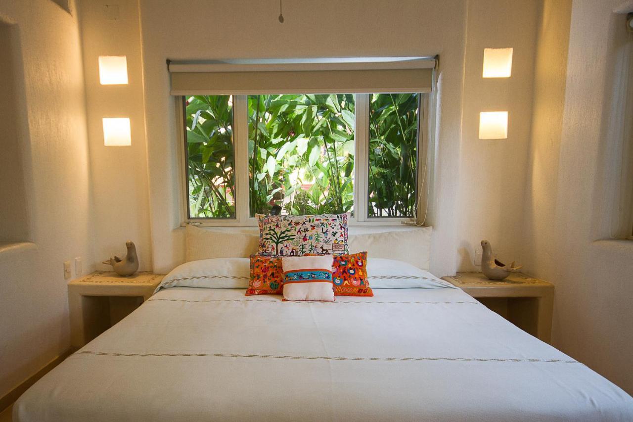 Villas Naomi Zihuatanejo Exterior photo