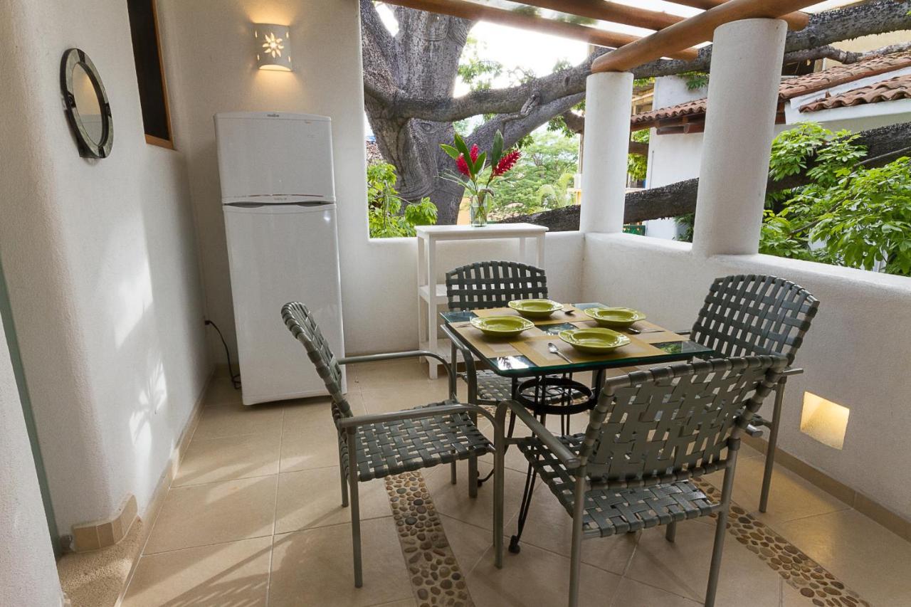 Villas Naomi Zihuatanejo Exterior photo