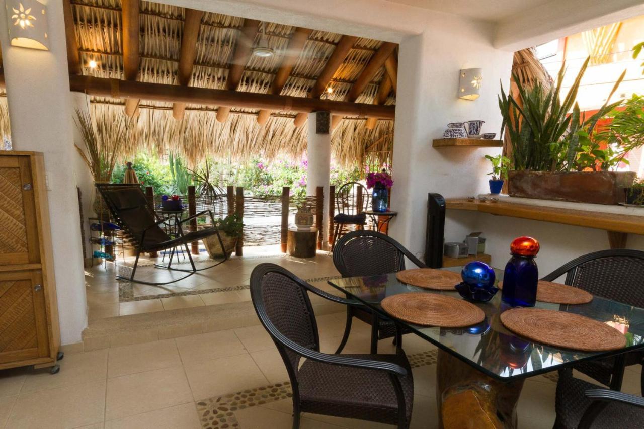 Villas Naomi Zihuatanejo Exterior photo