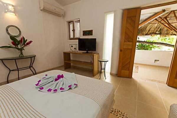 Villas Naomi Zihuatanejo Exterior photo